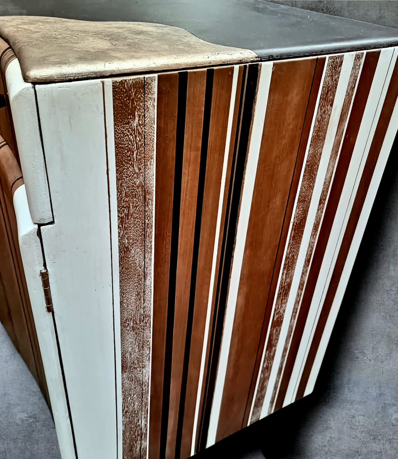 Mid-Century Modern MCM Bespoke Luxury Beautility Sideboard Drink Cabinet Modern