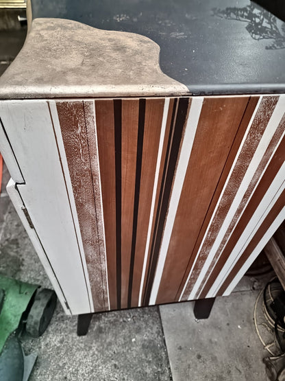 Mid-Century Modern MCM Bespoke Luxury Beautility Sideboard Drink Cabinet Modern